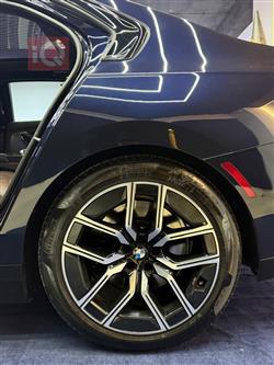 بي ام دبليو الفئة 7